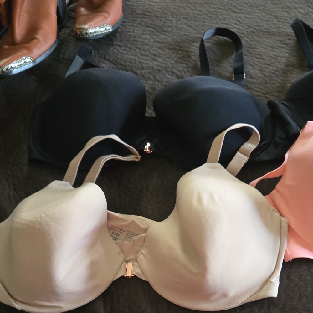 Soma Bra Lot 42D
